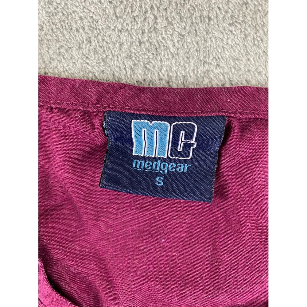 Medgear Burgundy Scrub Top, Stylish Work Wear, Medical‎ Uniform, Women's Small - Picture 2 of 9